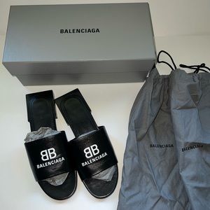 Balenciaga Nappa Soft Box Flat Sandals